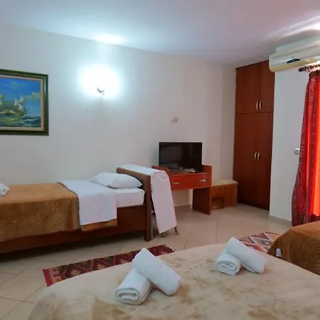 Veli 3* Sarandë