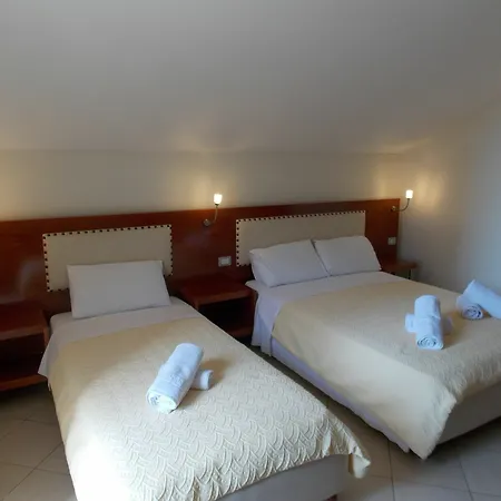 Veli Hotel Sarandë