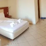 Veli 3* Sarandë