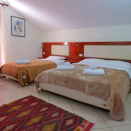 Veli 3* Sarandë