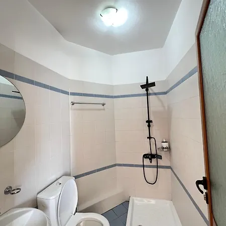 Veli 3* Sarandë