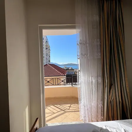 Veli 3* Sarandë