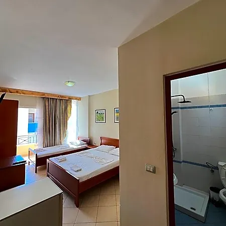 Veli 3* Sarandë