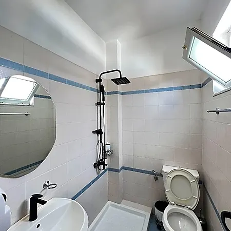 Veli 3* Sarandë