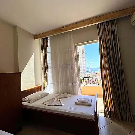 Veli Sarandë