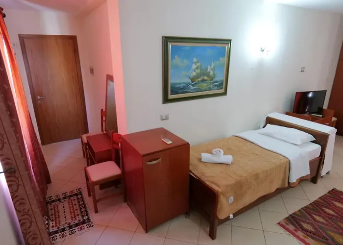 酒店 Veli Sarandë